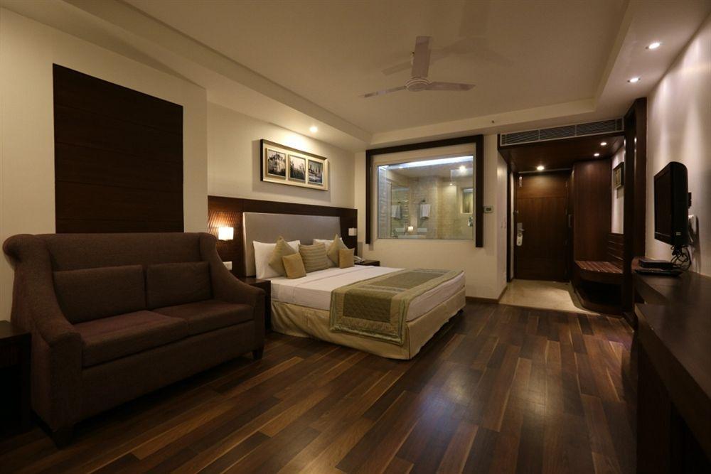 Hotel Le Roi Near New Delhi Railway Station Екстериор снимка
