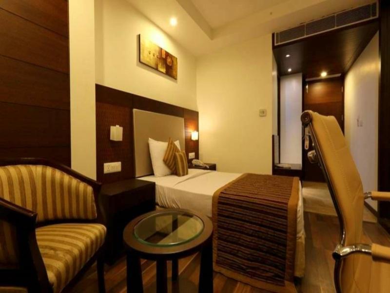 Hotel Le Roi Near New Delhi Railway Station Екстериор снимка