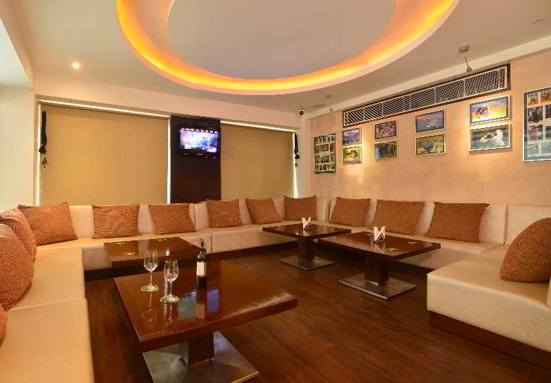 Hotel Le Roi Near New Delhi Railway Station Екстериор снимка