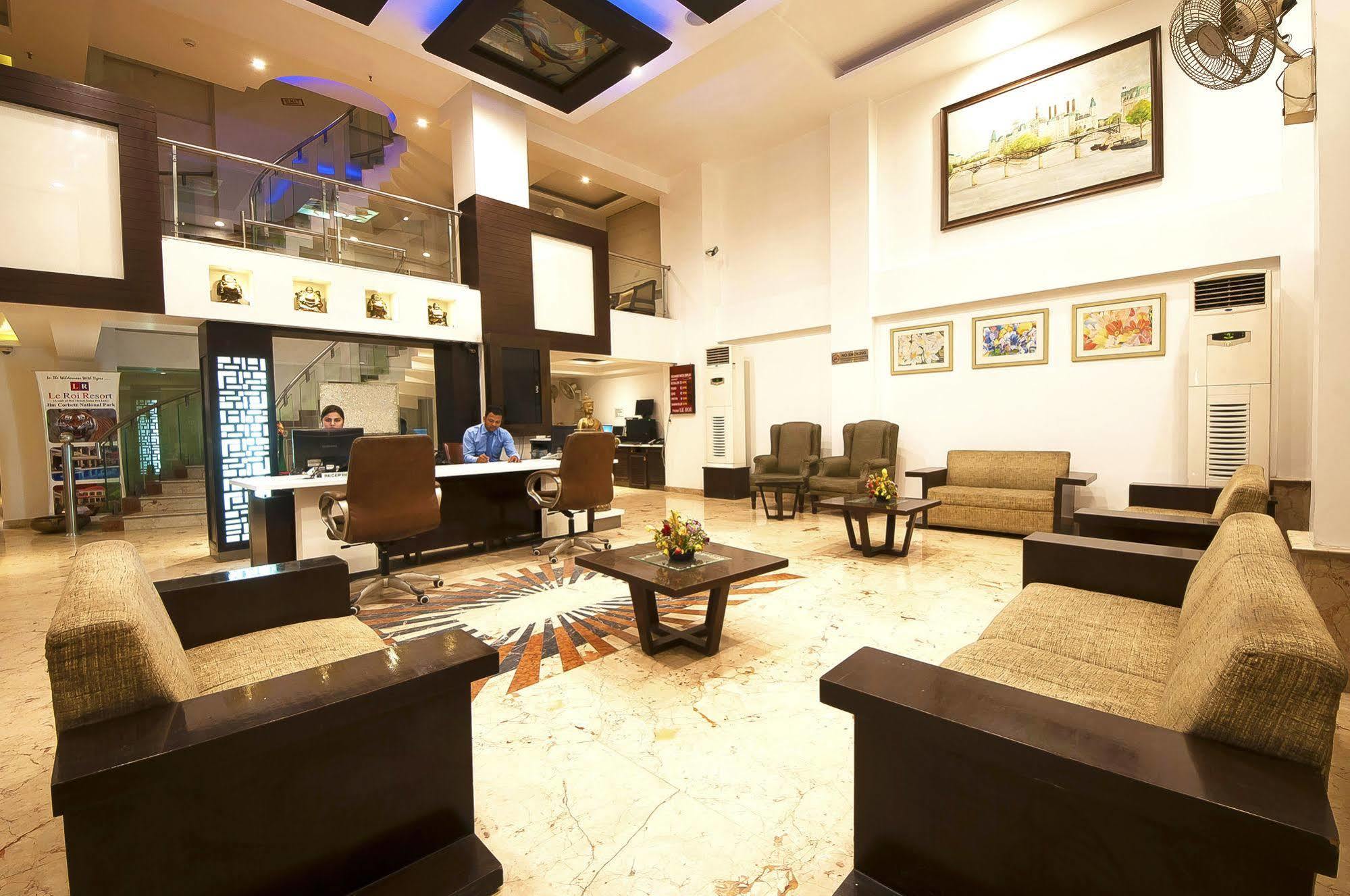 Hotel Le Roi Near New Delhi Railway Station Екстериор снимка