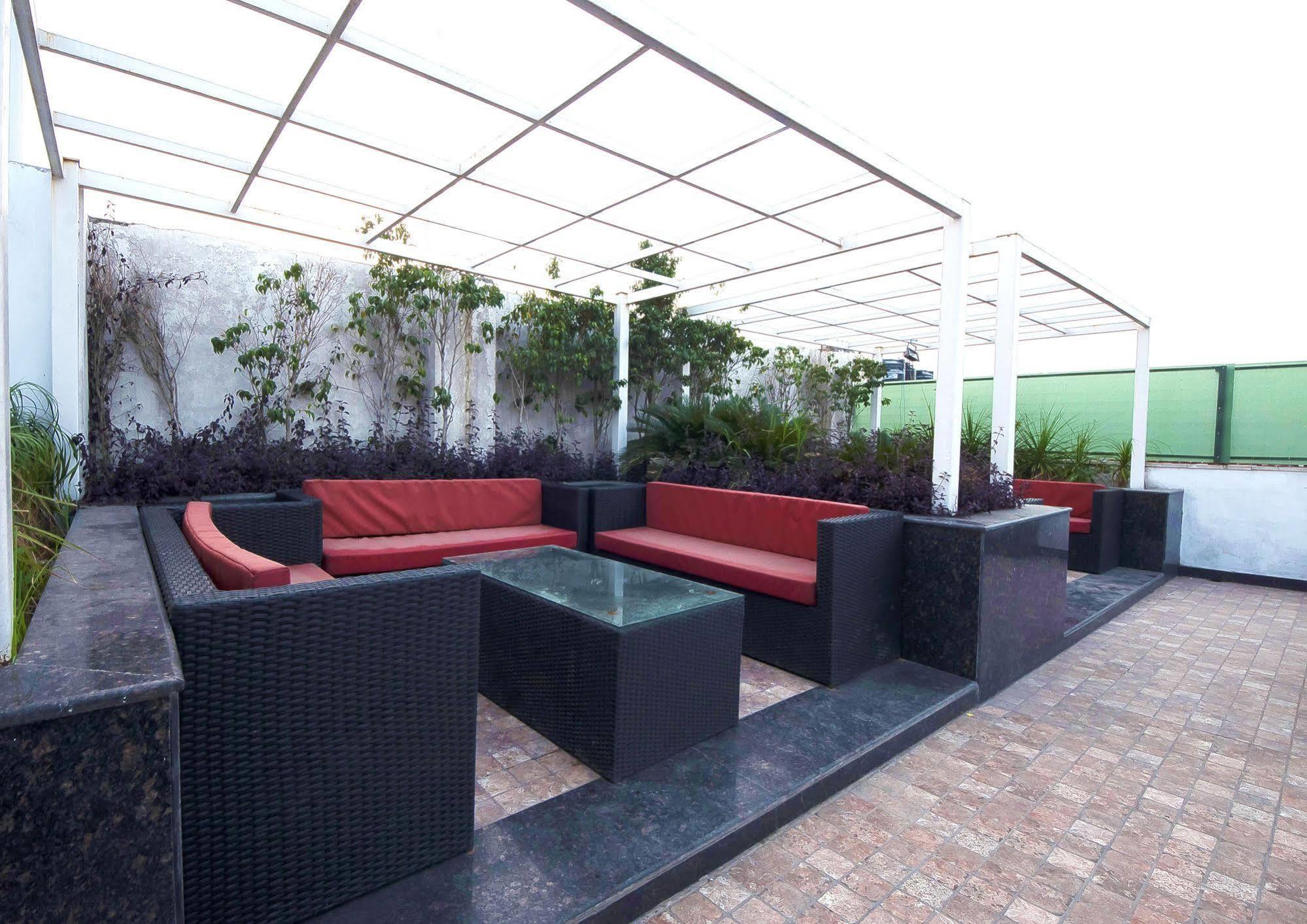 Hotel Le Roi Near New Delhi Railway Station Екстериор снимка